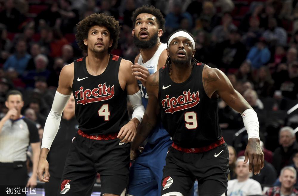 恩比德饱受 恩比德饱受