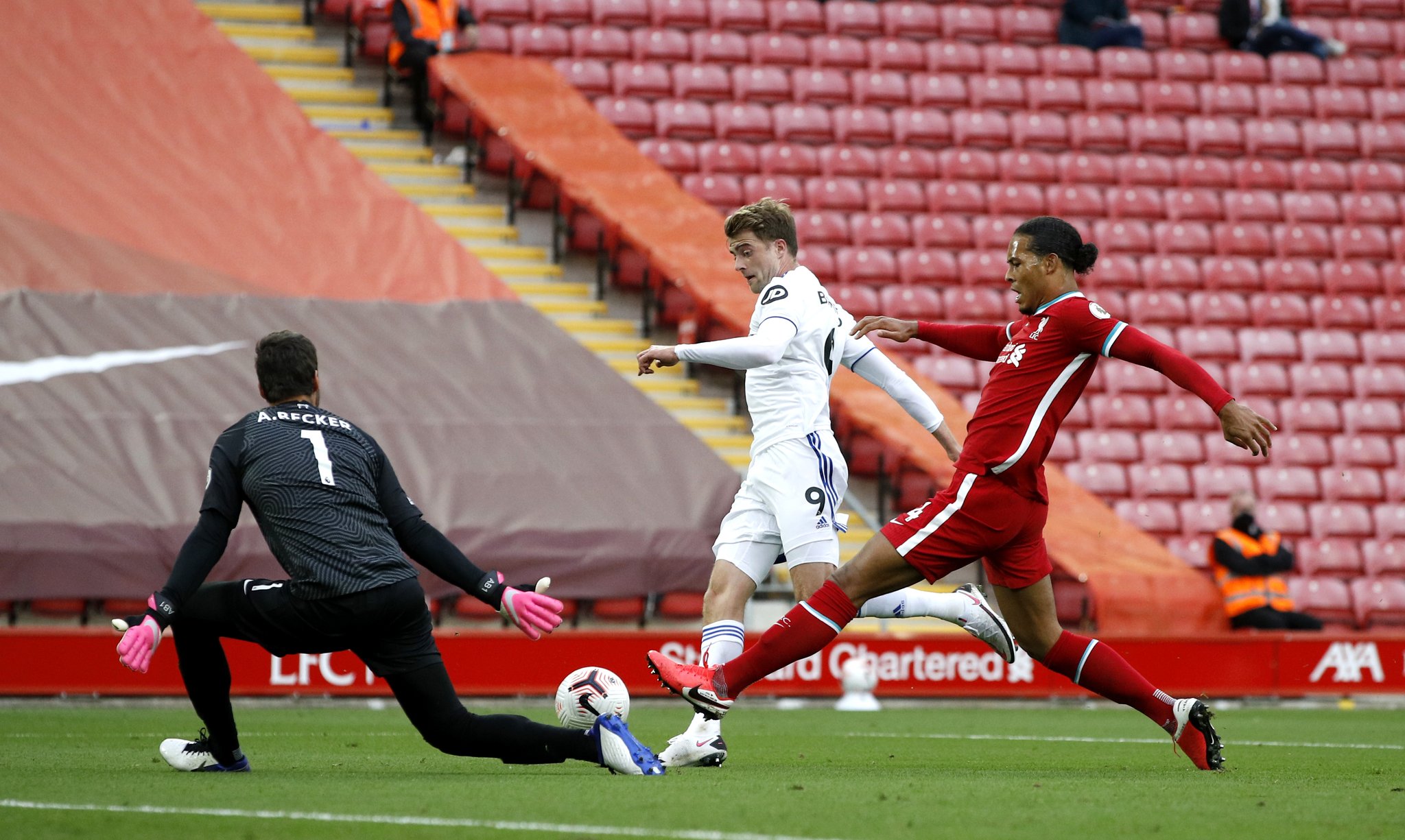 中场时落后 中场时落后